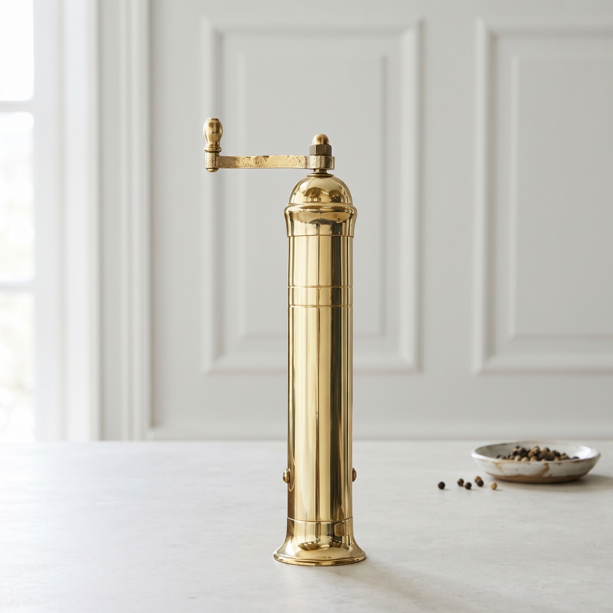 Alexander large brass mill – Håndlavet peberkværn i massiv messing – 25 cm